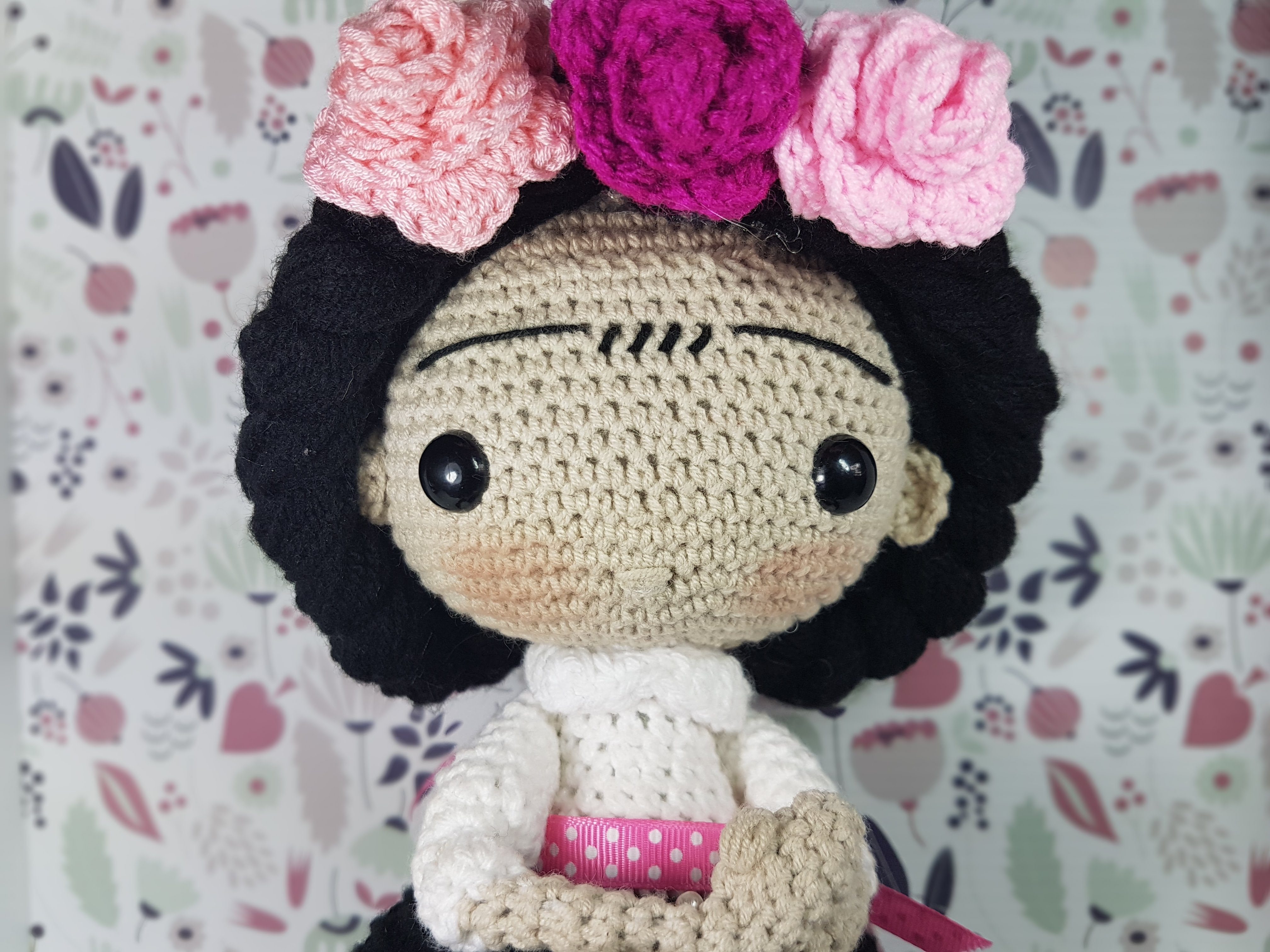 frida kahlo de amigurumi