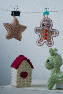 Set Navideño Amigurumi – Caballitos, Casitas y Decoraciones en Crochet 